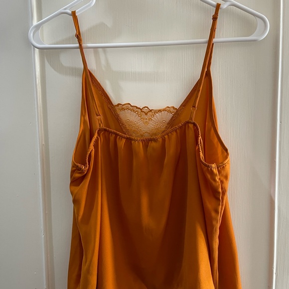 European lace tank top - Picture 2 of 2